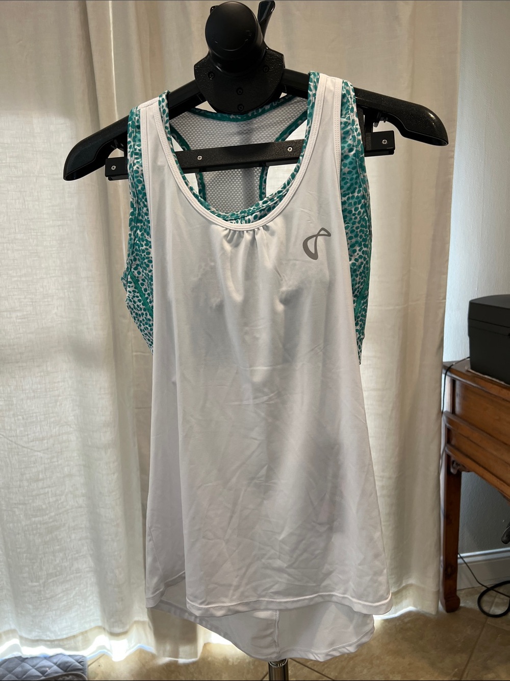 ATHLETIC DNA Padded Tennis Tank Women’s M White Spearmint NWT